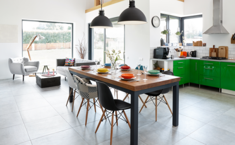 איך לשדרג את מראה הבית בעזרת בחירה נכונה של פינת אוכל יוקרתית?