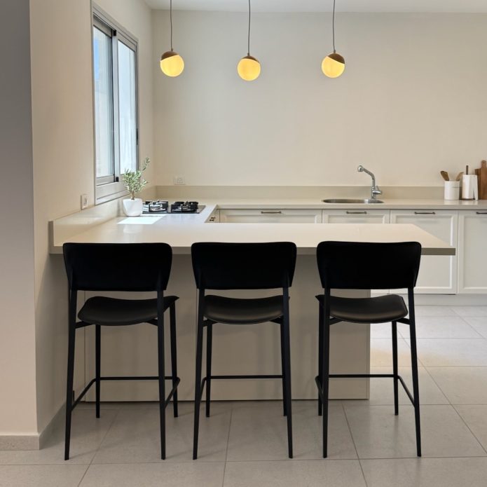 כסא בר רובי שחור