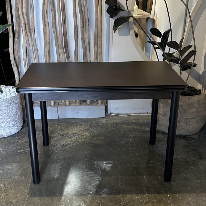 שולחן מטיאס