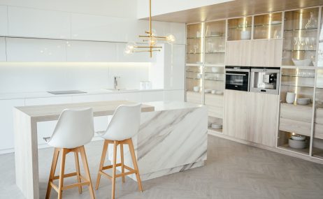 איך לבחור כסאות בר למטבח? המדריך המלא לבחירה מושלמת